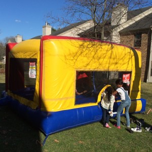 02-small-indoor-outdoor-bounce-house-for-rent